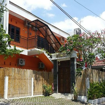 The Wayang Homestay Jogjakarta Buitenkant foto