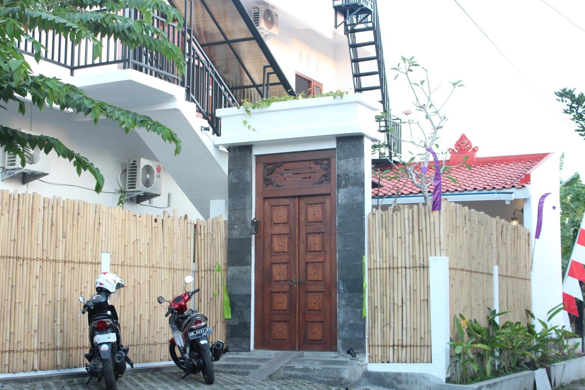 The Wayang Homestay Jogjakarta Buitenkant foto