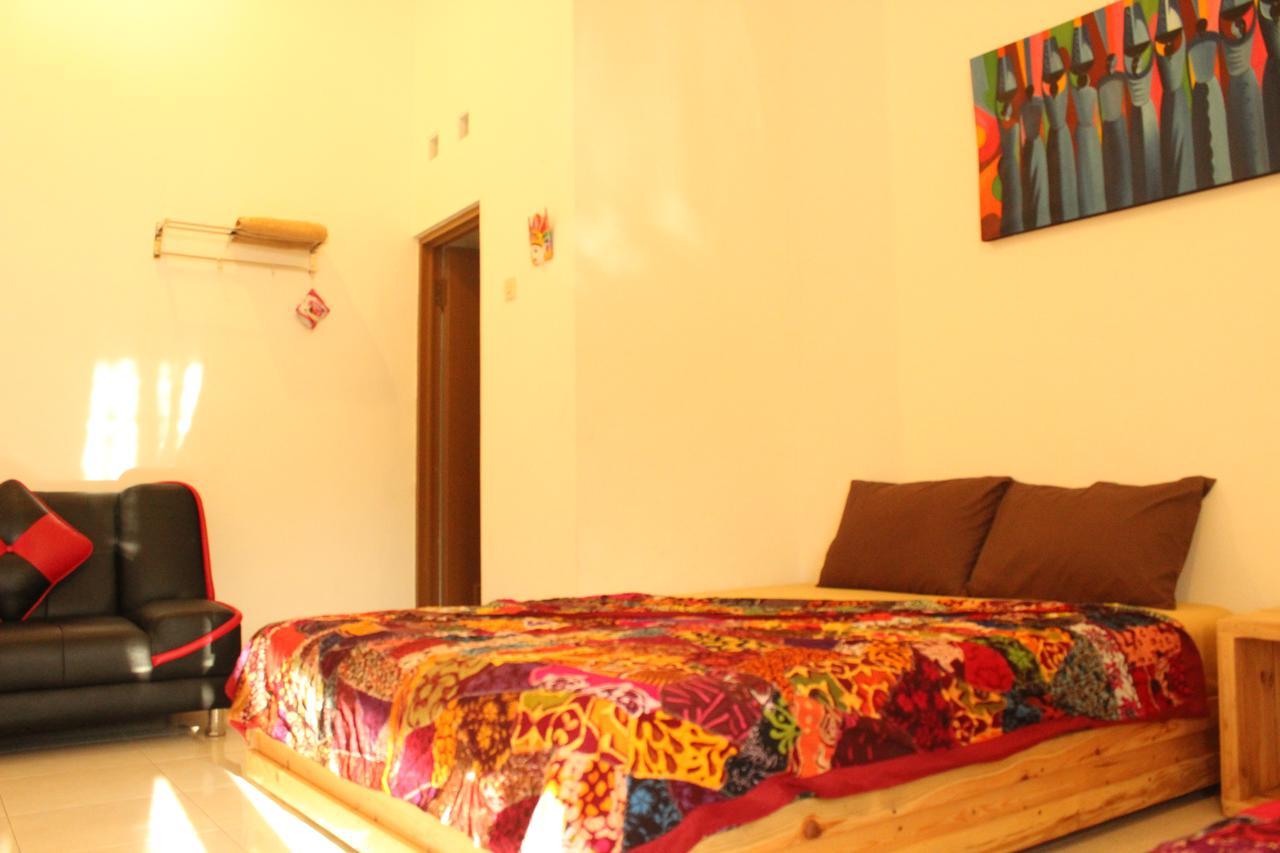 The Wayang Homestay Jogjakarta Buitenkant foto
