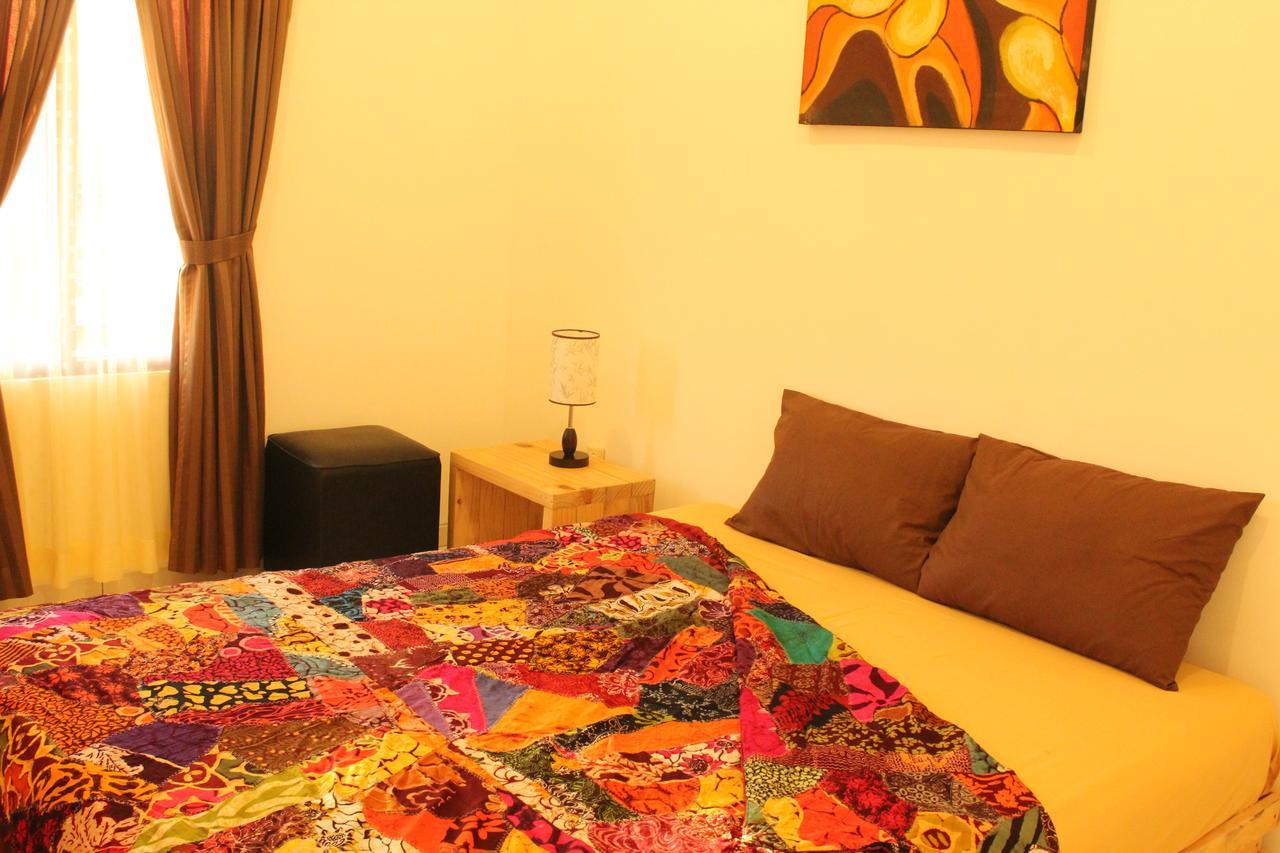 The Wayang Homestay Jogjakarta Buitenkant foto