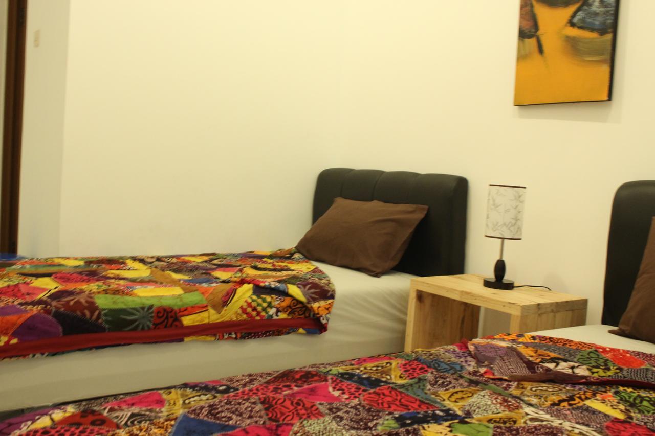 The Wayang Homestay Jogjakarta Buitenkant foto