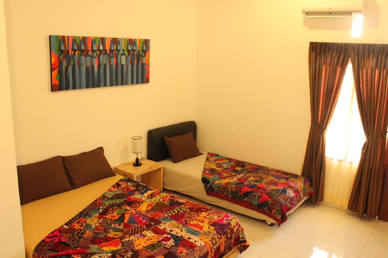 The Wayang Homestay Jogjakarta Buitenkant foto